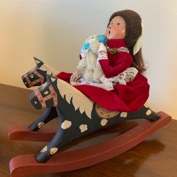 Hobbes13 Carolers Lot - Picture 4 of 4